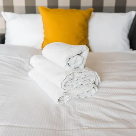 アパート Osiedle Batorego Spacious By Bookinghost ポズナン